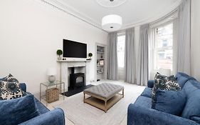 Stylish 3-Bedroom Edinburgh City Getaway